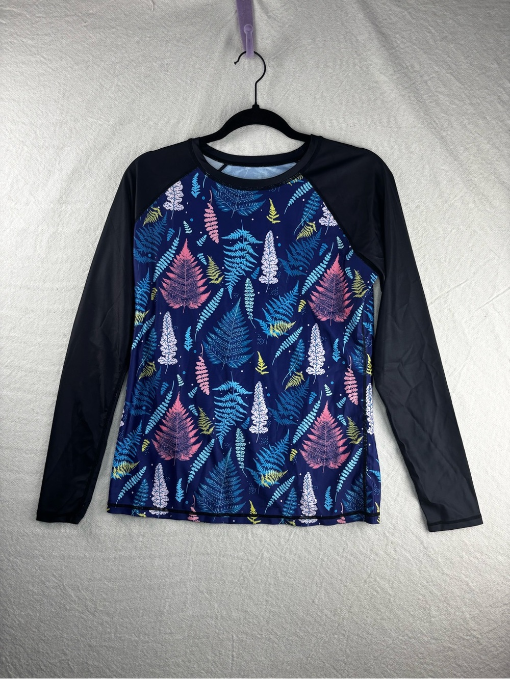 Rash guard long sleeve women’s medium